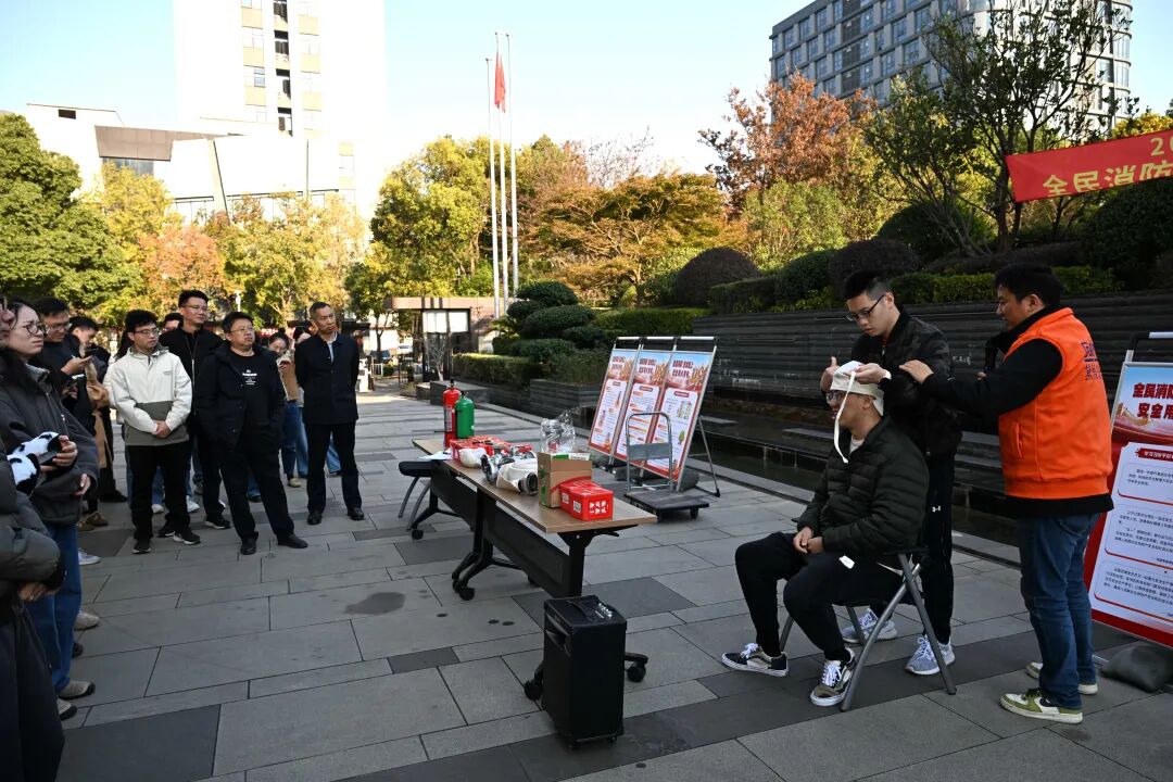 以練促范 防患未“燃” | 新城公司開(kāi)展2025年消防宣傳月實(shí)操演練